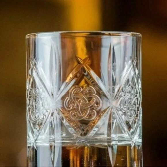 DEWAR’S (2) Scotch Whiskey Glasses Celtic Truth Knot Set of 2 Heavy Cut Glass - Picture 2 of 9